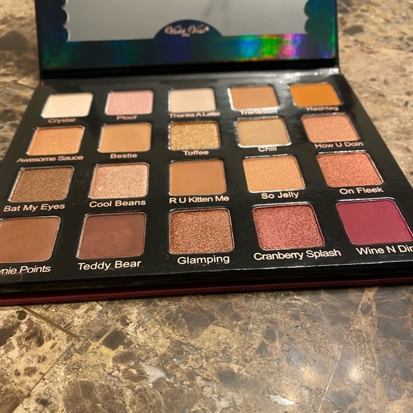 Violet Voss HG (holy grail) Eyeshadow palette - Picture 2 of 4